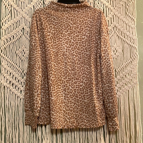 Long Sleeve Cheetah Print Shirt - Picture 1 of 3